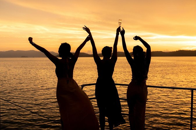 Champagne Sunset Sail from Margaritaville - Finding Your Place on a Boat With Up to 70 People