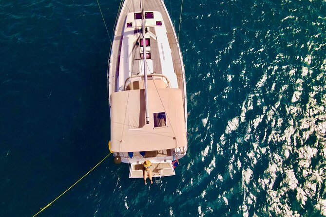 Christmas Cove and Pizza Pi Happy Hour Sail Tour - The Easy Sail Toward Christmas Cove