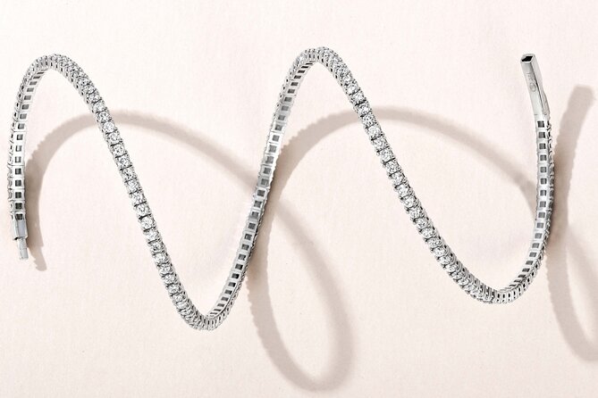 Drinks & Diamonds Shopping Experience in St. Thomas - On-Site Jewelers Add Practical Value