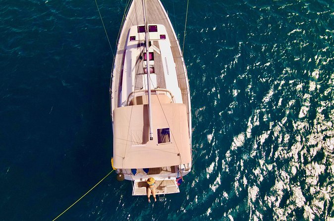 Full-Day Sailing Tour in Virgin Islands National Park - What the crew adds to the experience