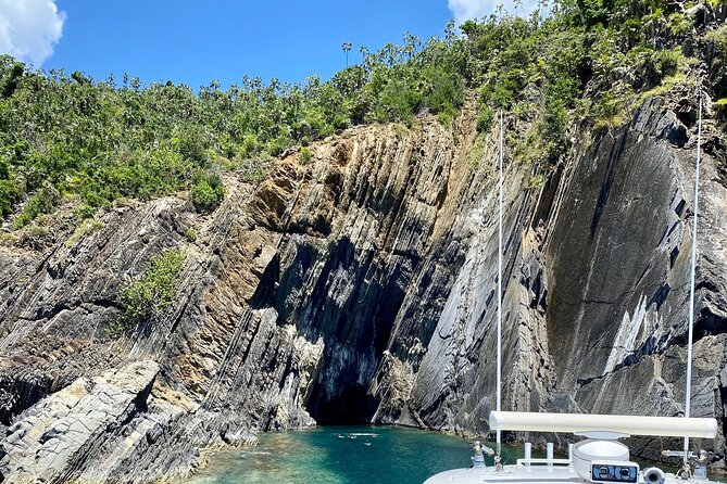 Full Day Snorkeling and Beach Hopping- 37' Intrepid - Price, group size, and what the value means