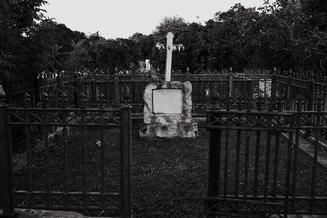 St. Croix Ghost Tour of Historic Christiansted - Guides make or break a ghost walk