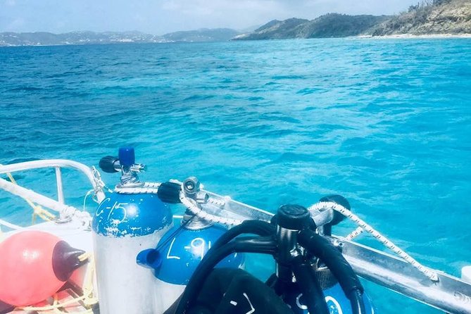 Two Tank Dive - Meeting the Boat at Secret Harbour